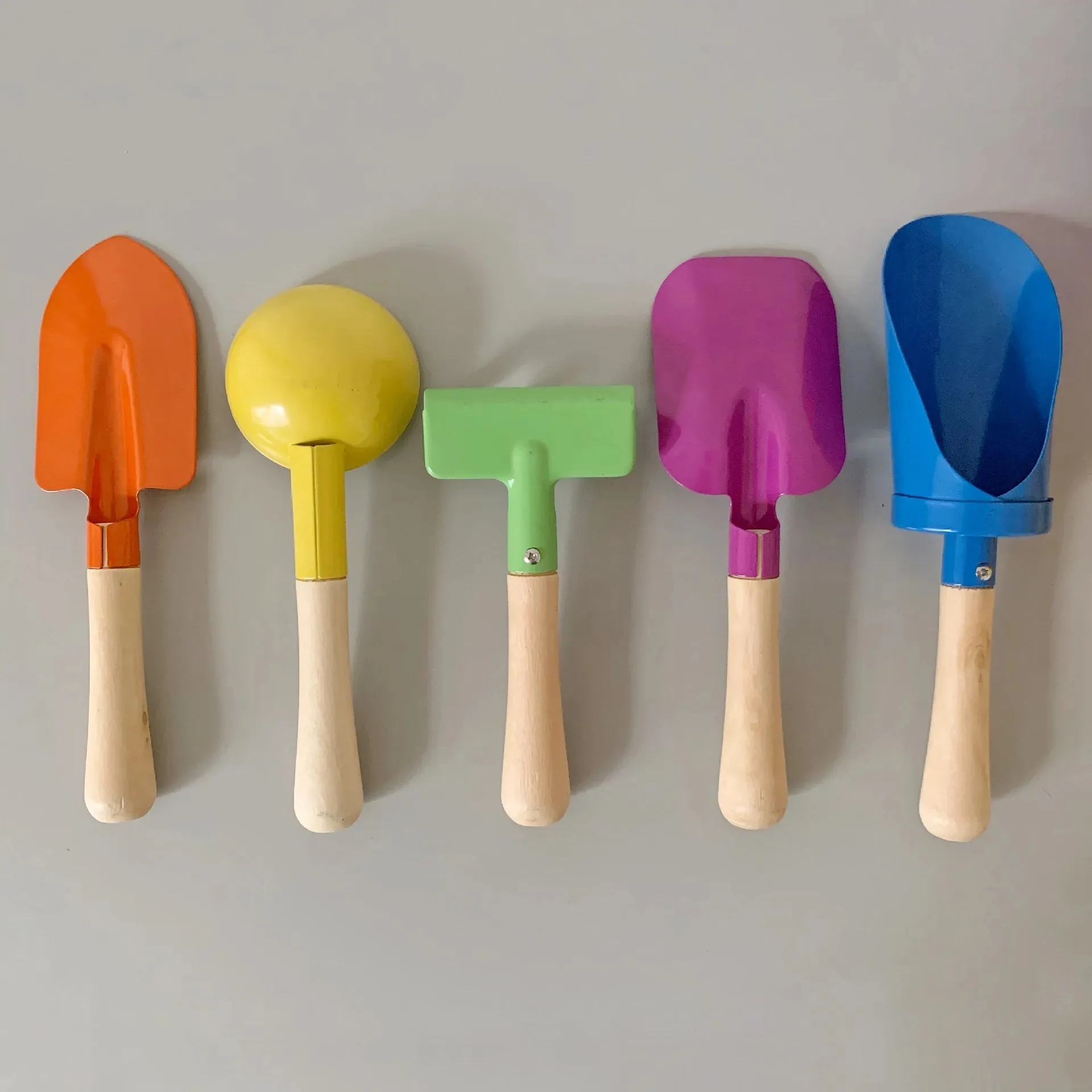 ⁦5-Piece Sand Shovel Set for Kids⁩ - الصورة ⁦2⁩