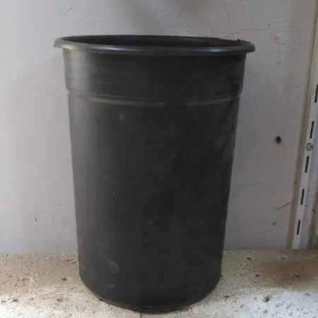 Tall Black Pot – 25 cm (22W x 30H cm)